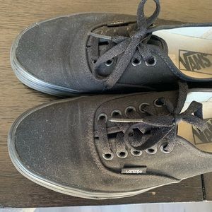 Vans lace up shoes black